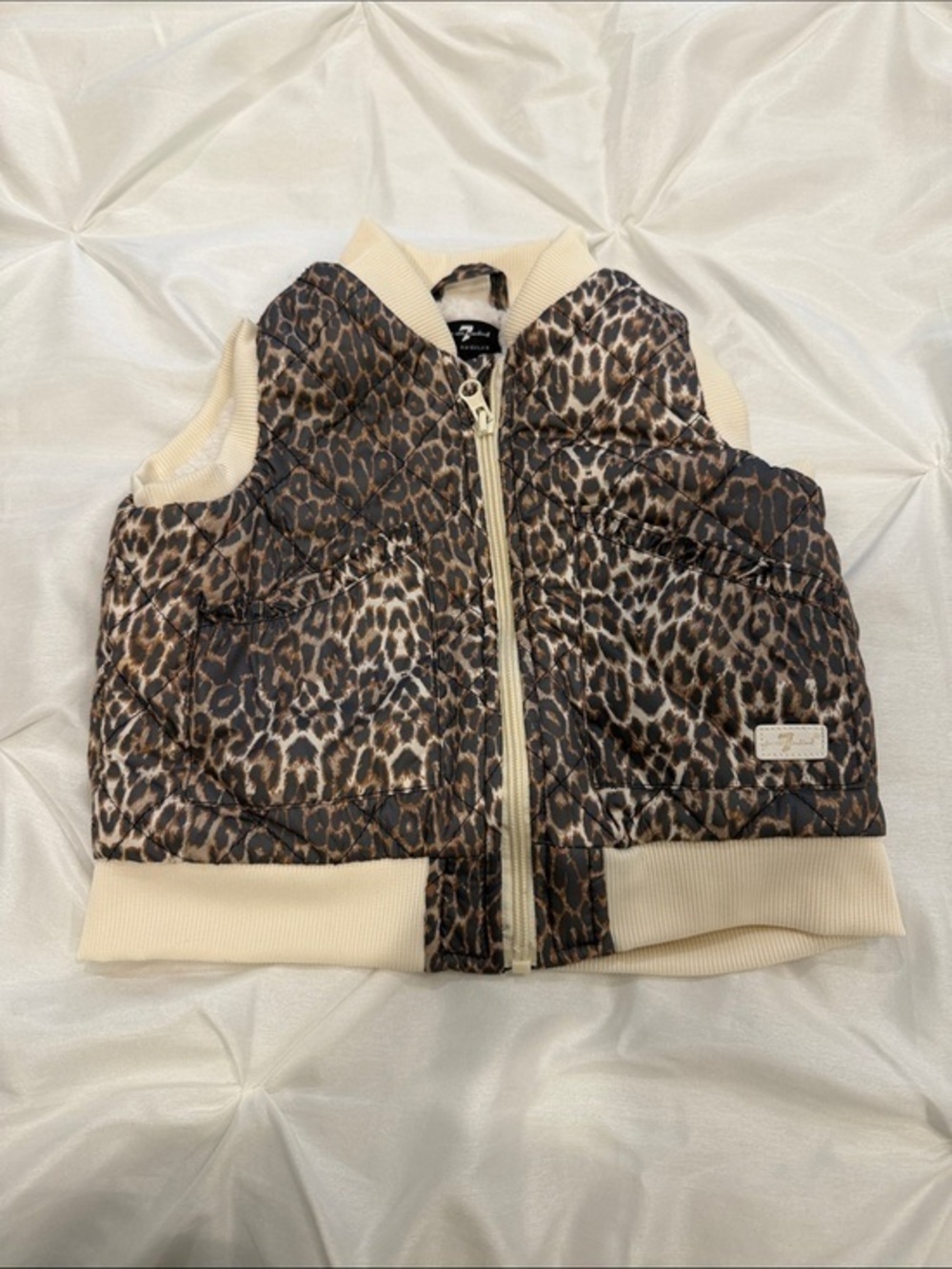 Leopard Print Puffer girls Vest with Cream Trim Size 2T - Picture 1 of 7